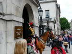 London  Spaziergang Whitehall-Parliament Street die Horse Guards am grossen Eingangstor (GB).